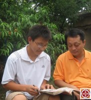 心系贫困学子:郭继勇